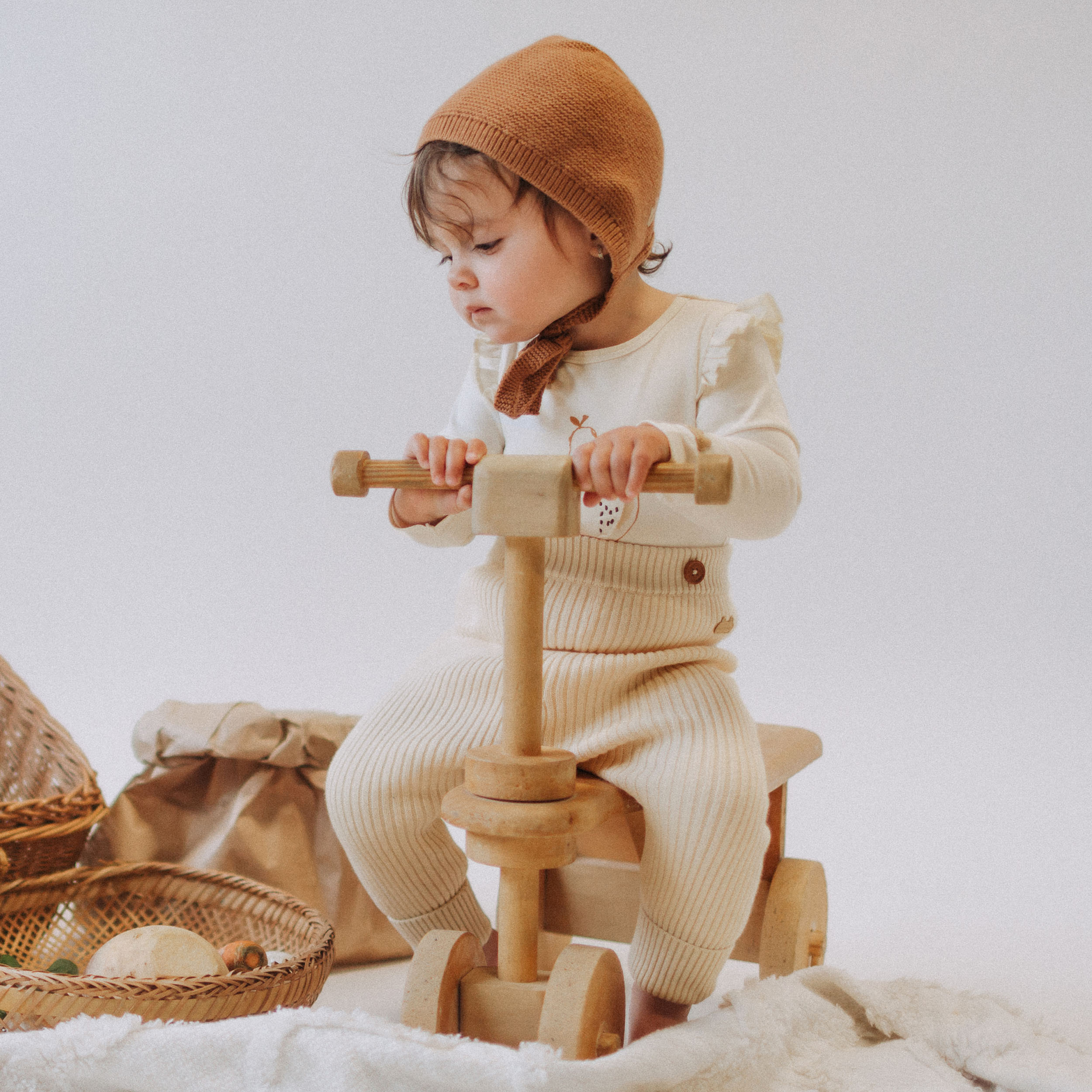 Cream knitted pants with straps in cashmere imitation, newborn