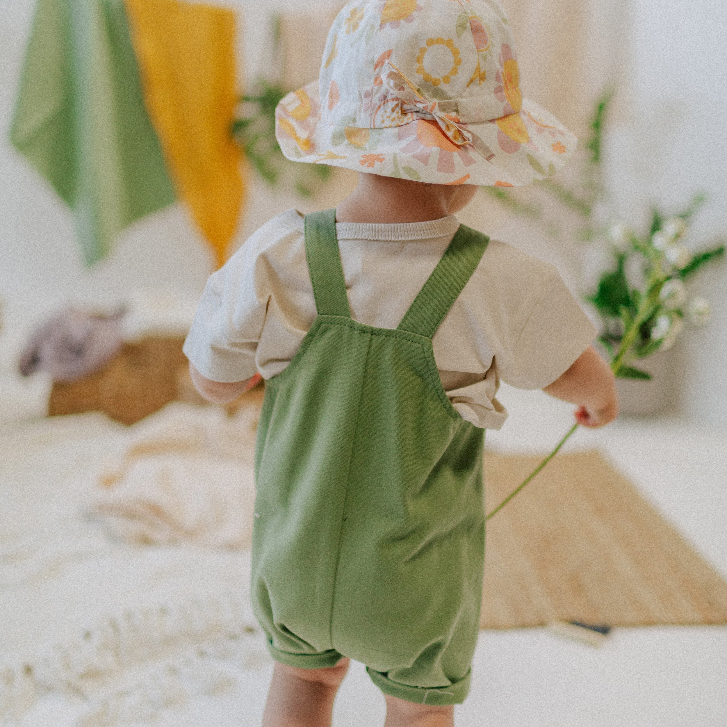 Cream t-shirt straight cut in soft organic cotton, newborn