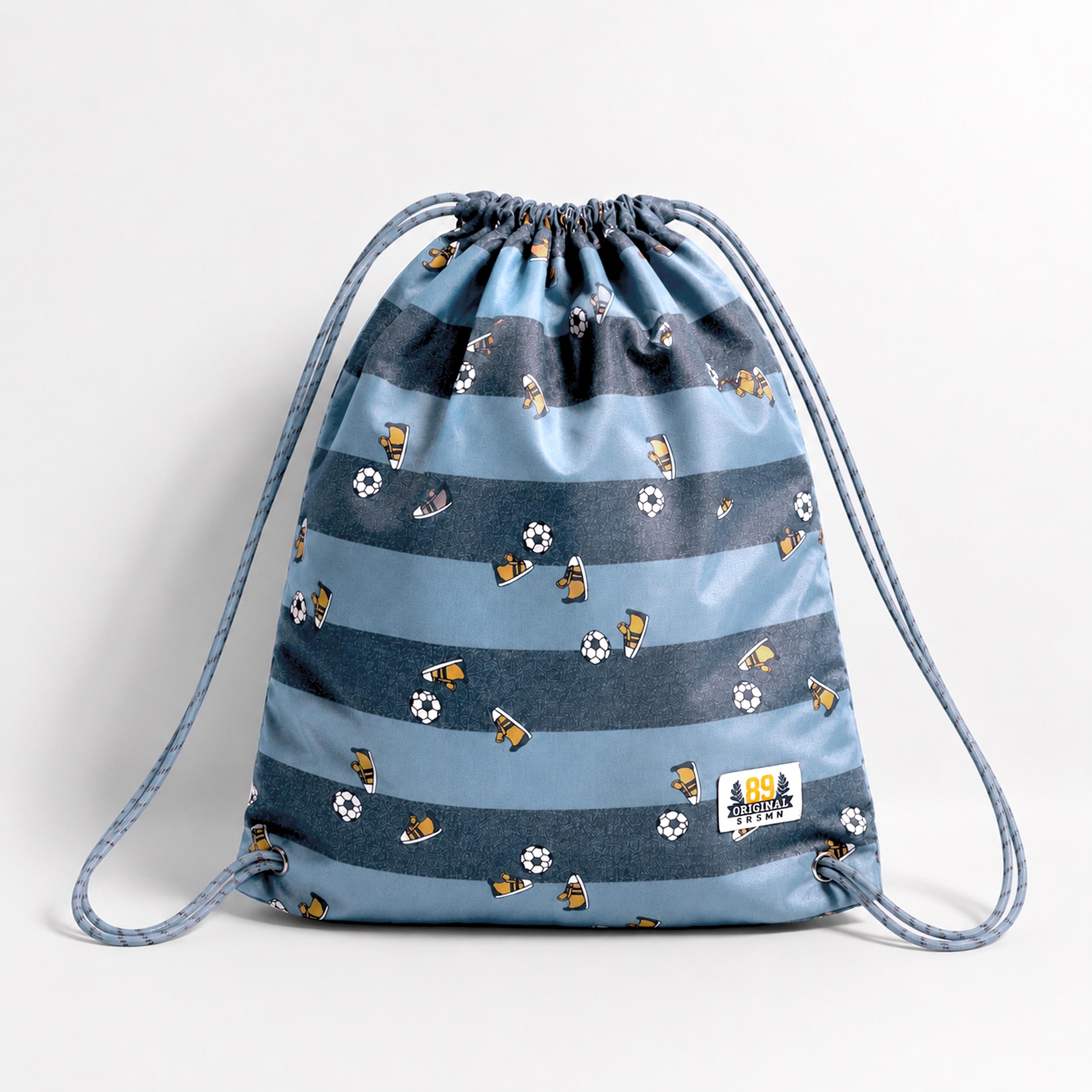 Sac de gym enfant bleu à cordon avec motif football, ballons de soccer et chaussures de sport. - Souris Mini