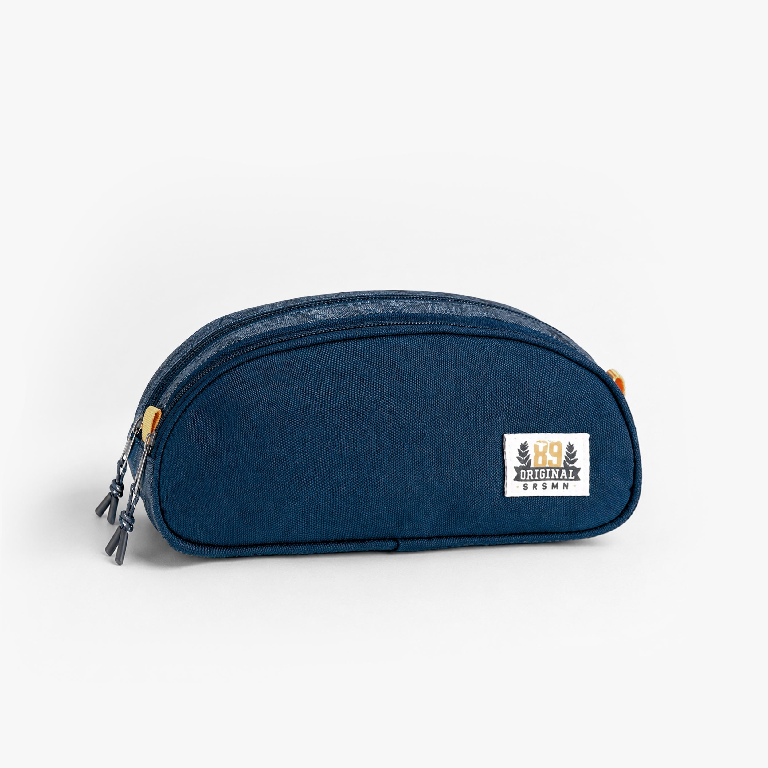 Vue arrière d’une trousse scolaire enfant bleue à double compartiment avec fermetures zippées.