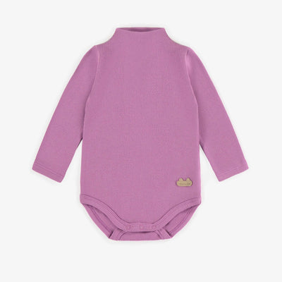Cache-couche mauve à manches longues en tricot côtelé, naissance || Purple long-sleeved bodysuit in ribbed knit, newborn