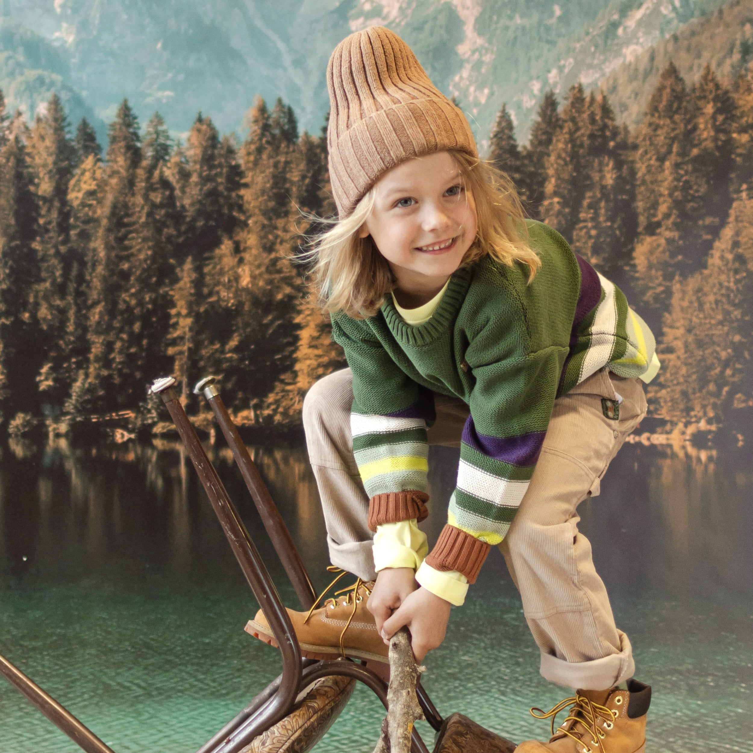 Tuque en tricot brune, enfant