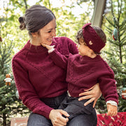 Chandail de maille bourgogne avec broderie et motif tressé, bébé || Long sleeve burgundy sweater with embroideries and braided pattern, baby