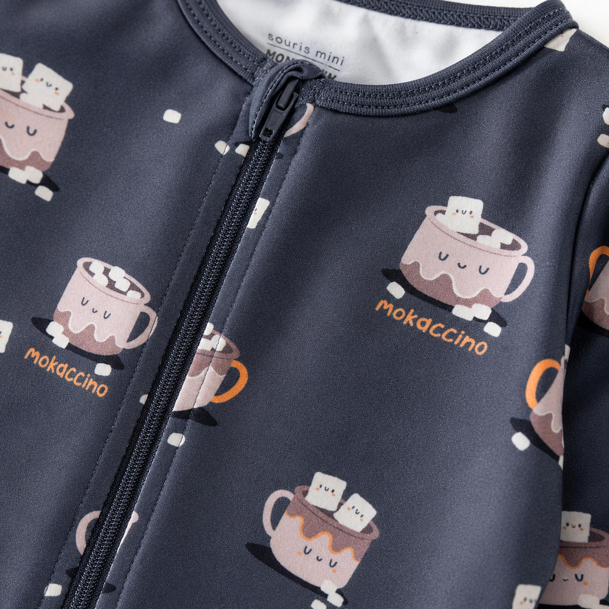 Pyjama une pièce gris foncé à motifs de chocolat chaud, bébé