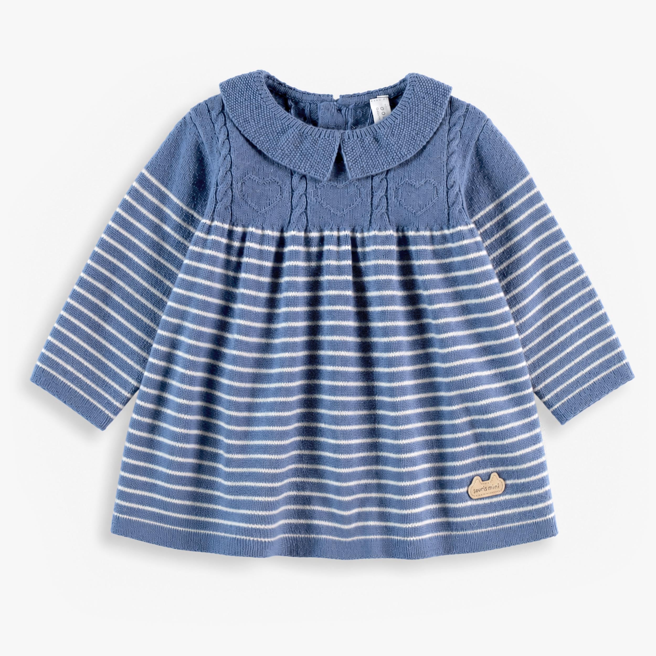 Robe de maille bleu à rayures, naissance