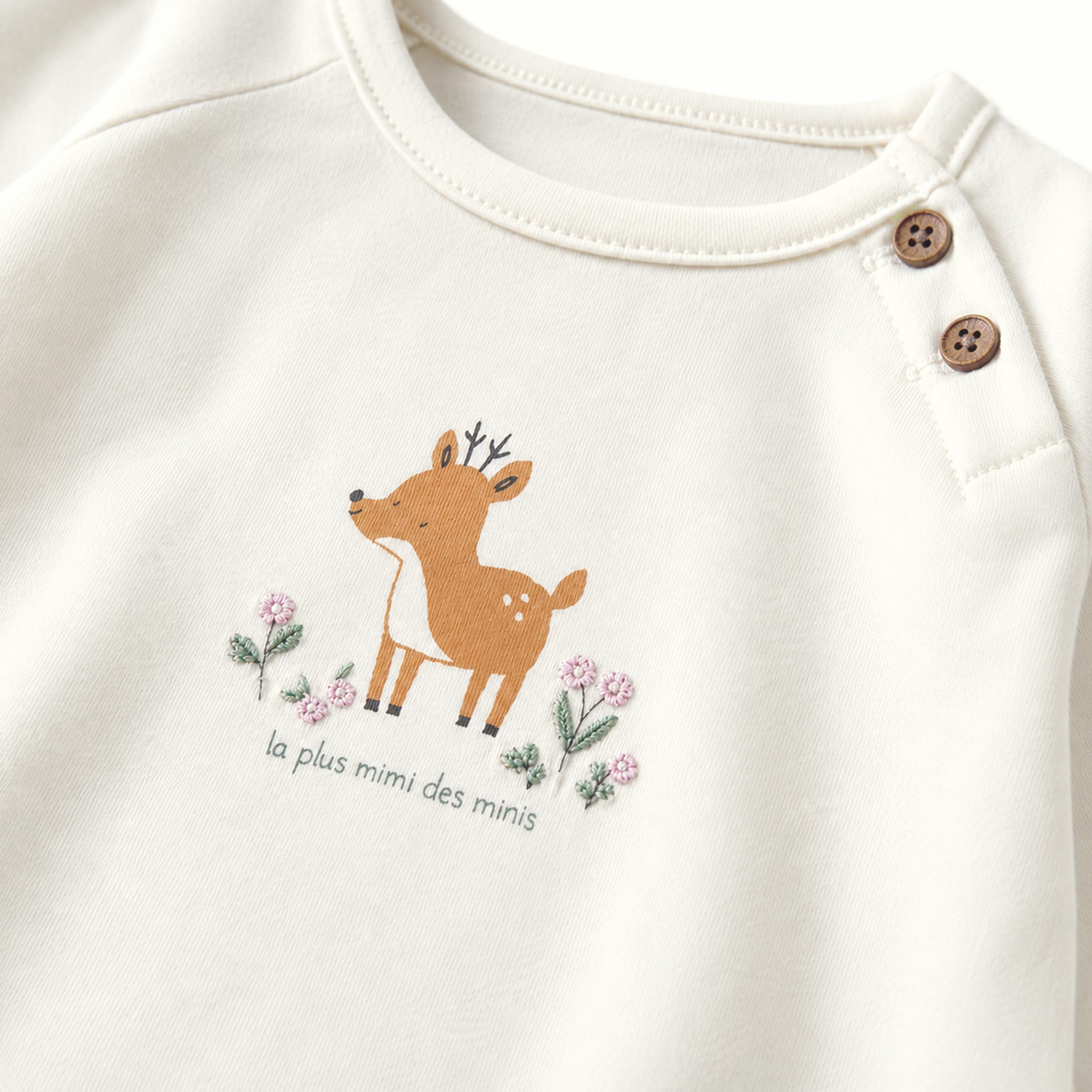T-shirt crème avec illustration de faon, naissance