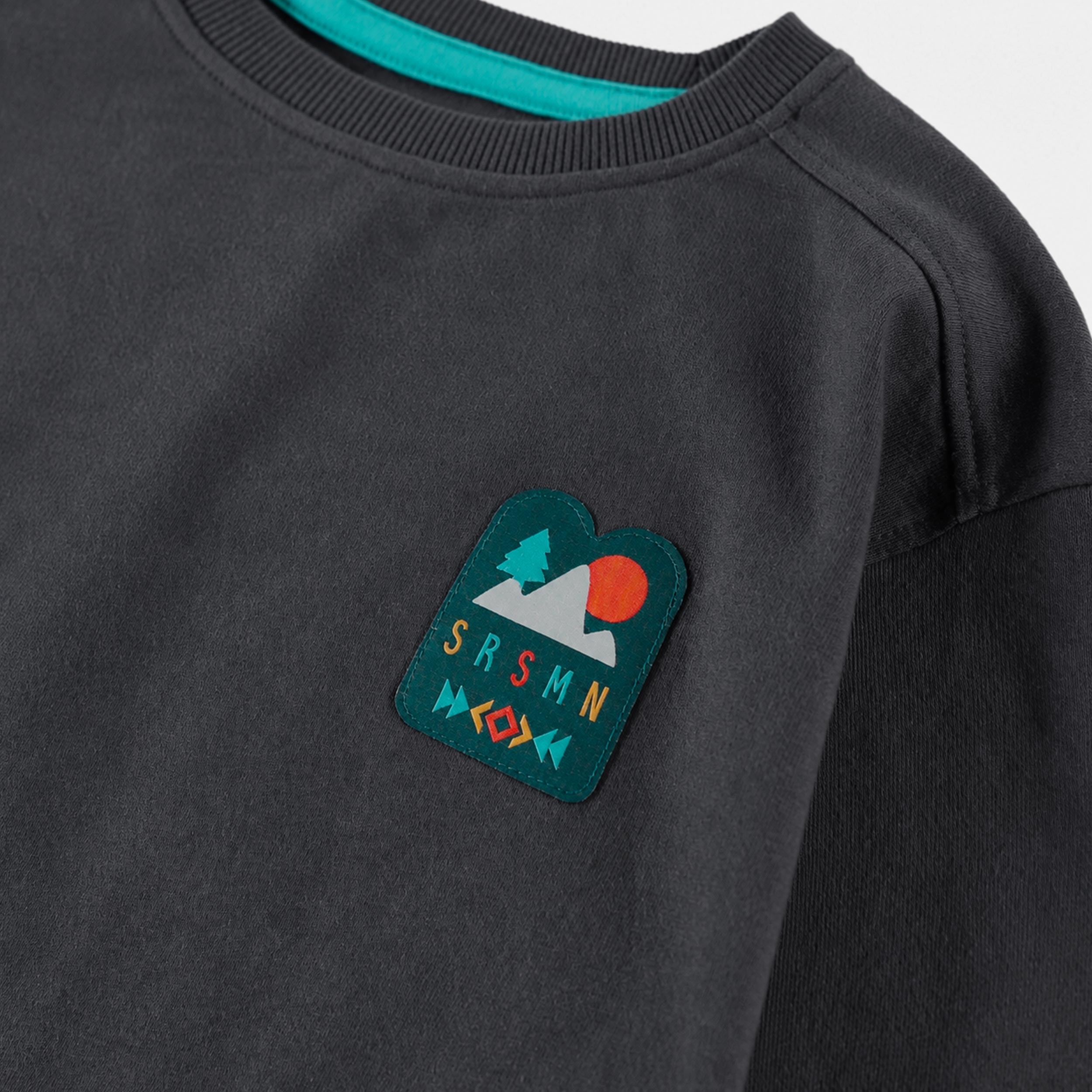 T-shirt gris à manches longues à  illustration, enfant