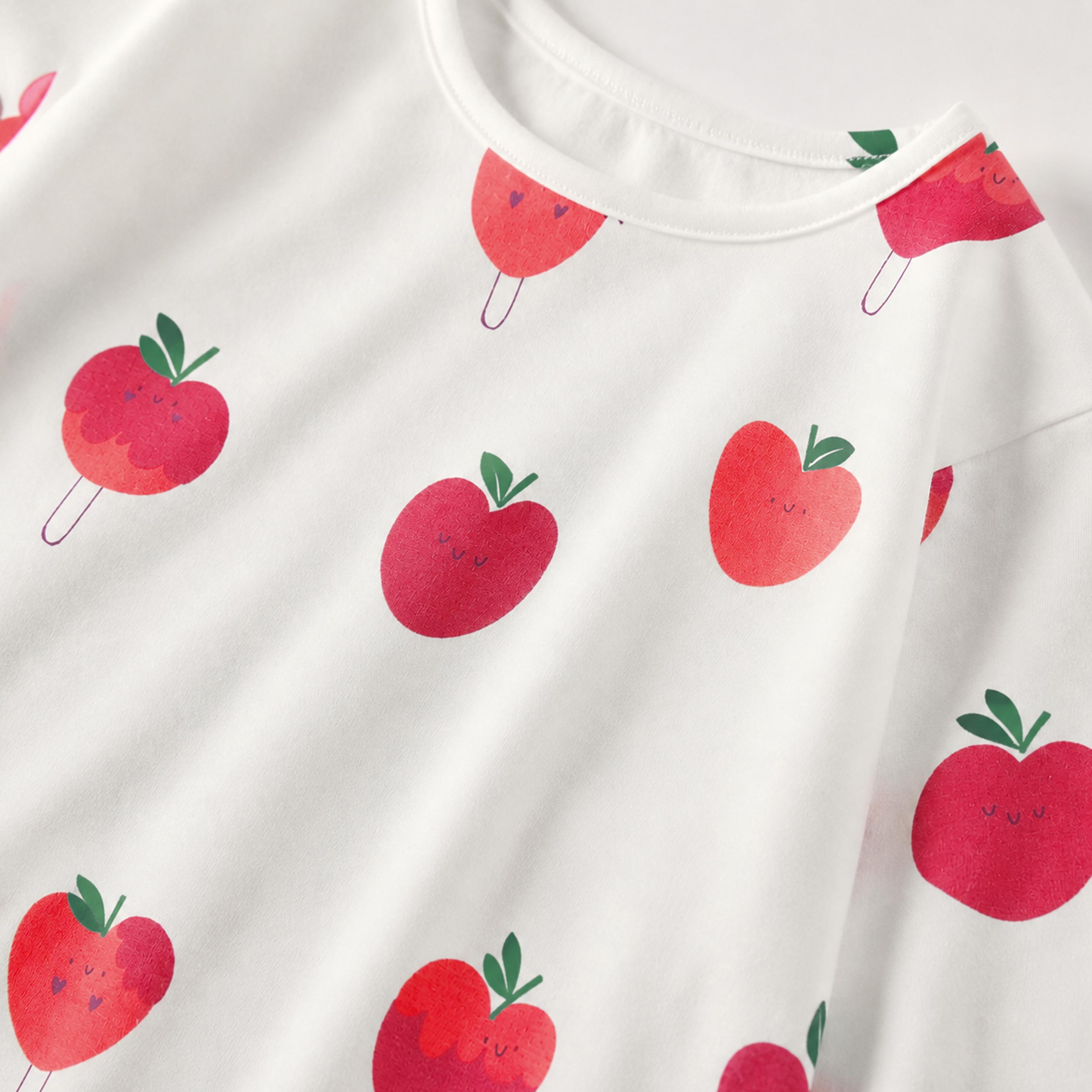 T-shirt crème à imprimé de pommes, enfant