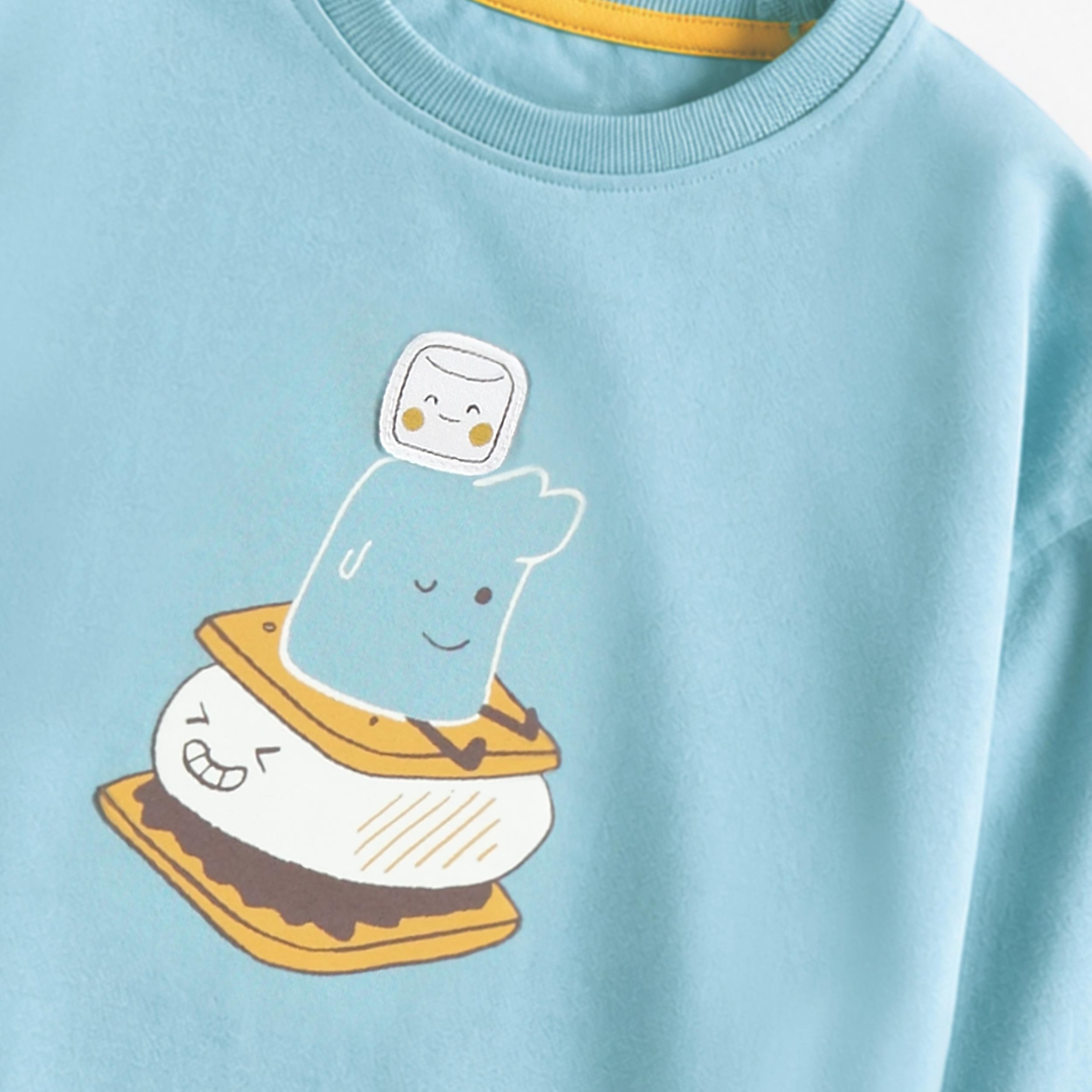 Light blue t-Shirt with s’more illustration, child
