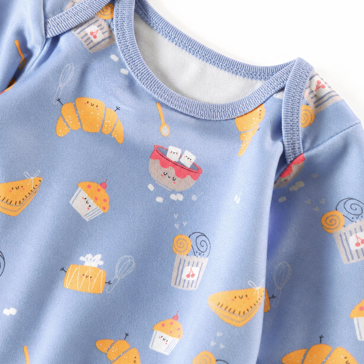Cache-couche bleu à motifs de croissants, bébé