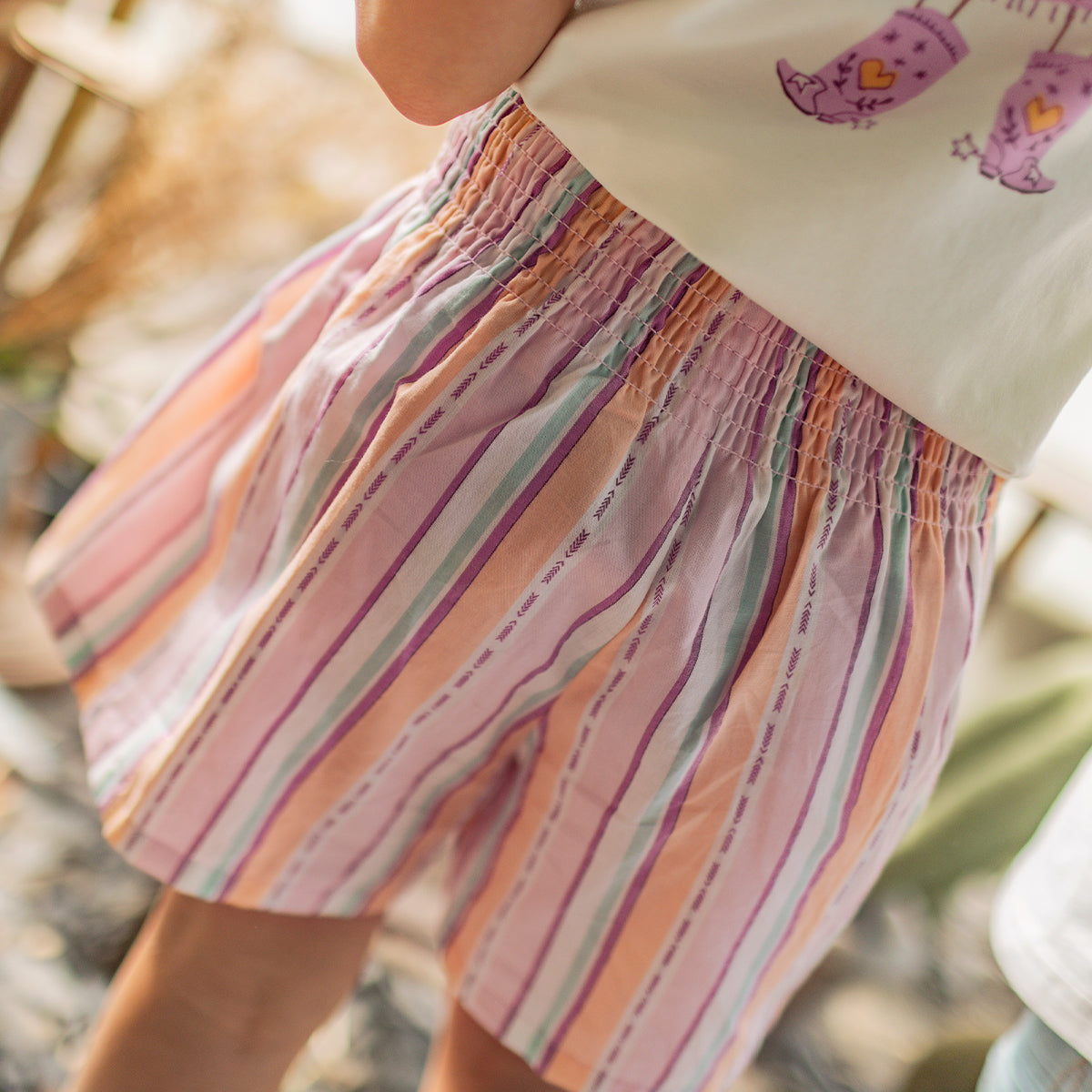 Short à rayures colorées, enfant