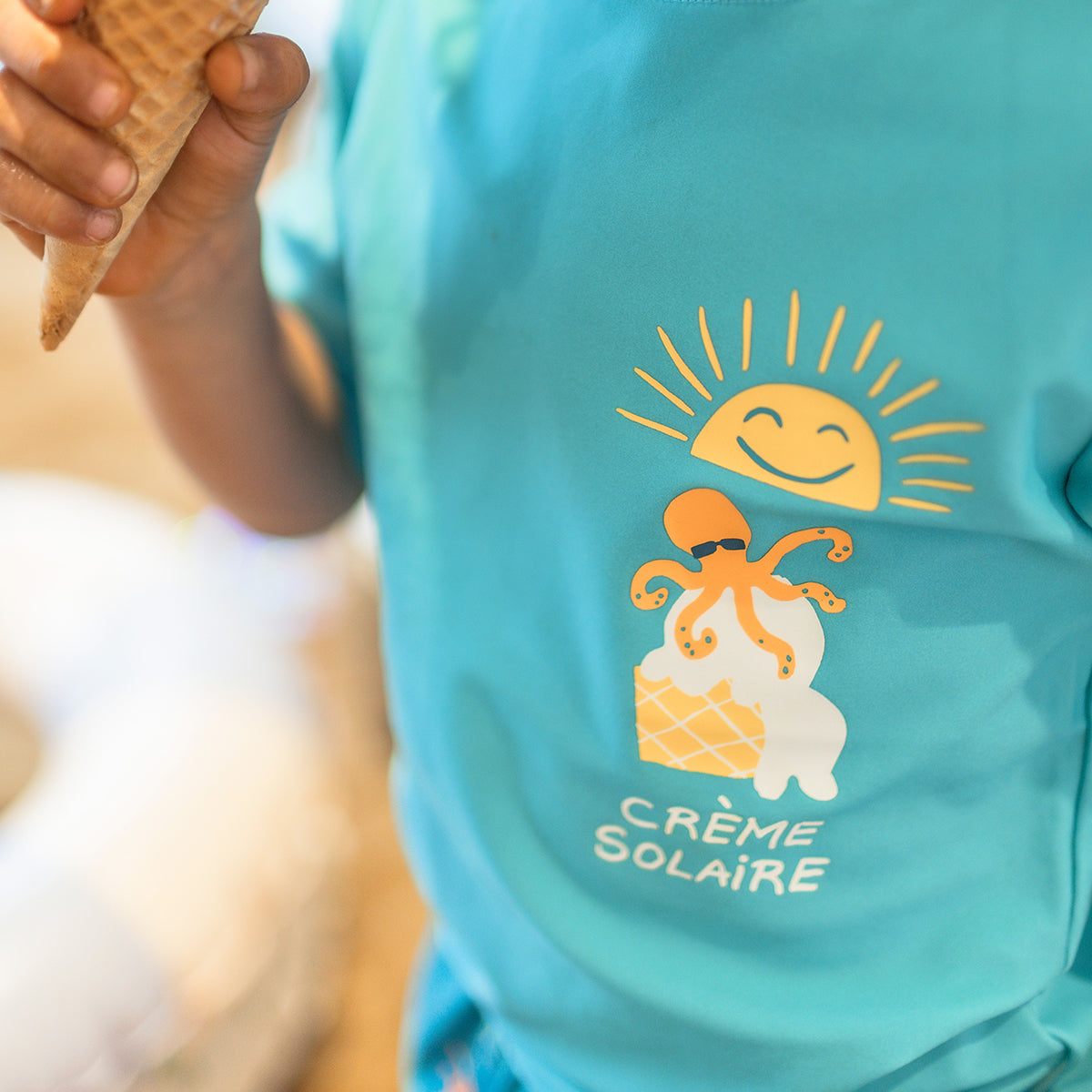 T-shirt de bain bleu sarcelle avec illustration, enfant