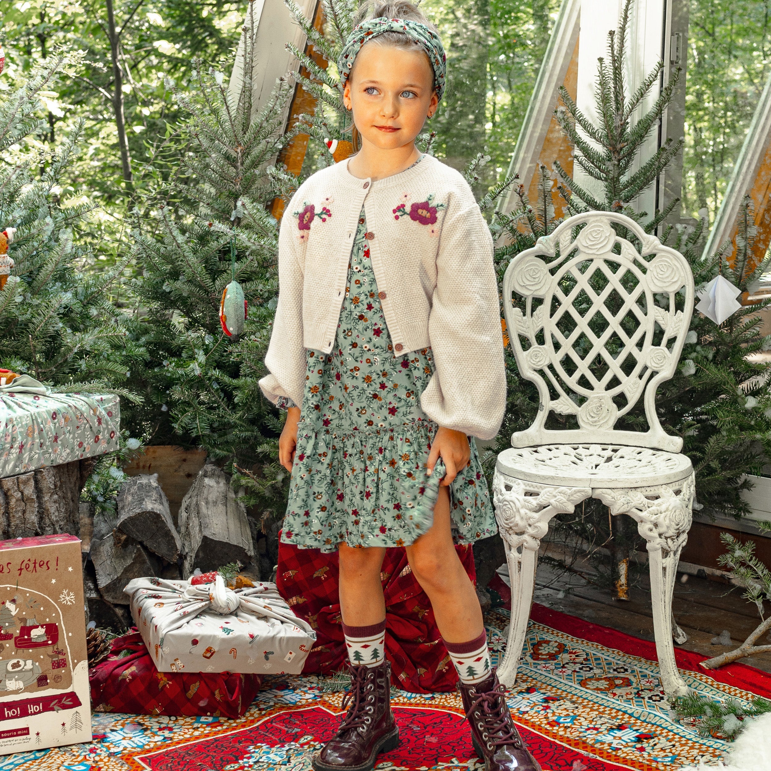 Green long sleeves dress with floral pattern in viscose, child