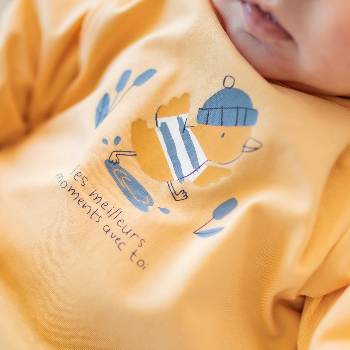 Yellow T-shirt with duck illustration, newborn