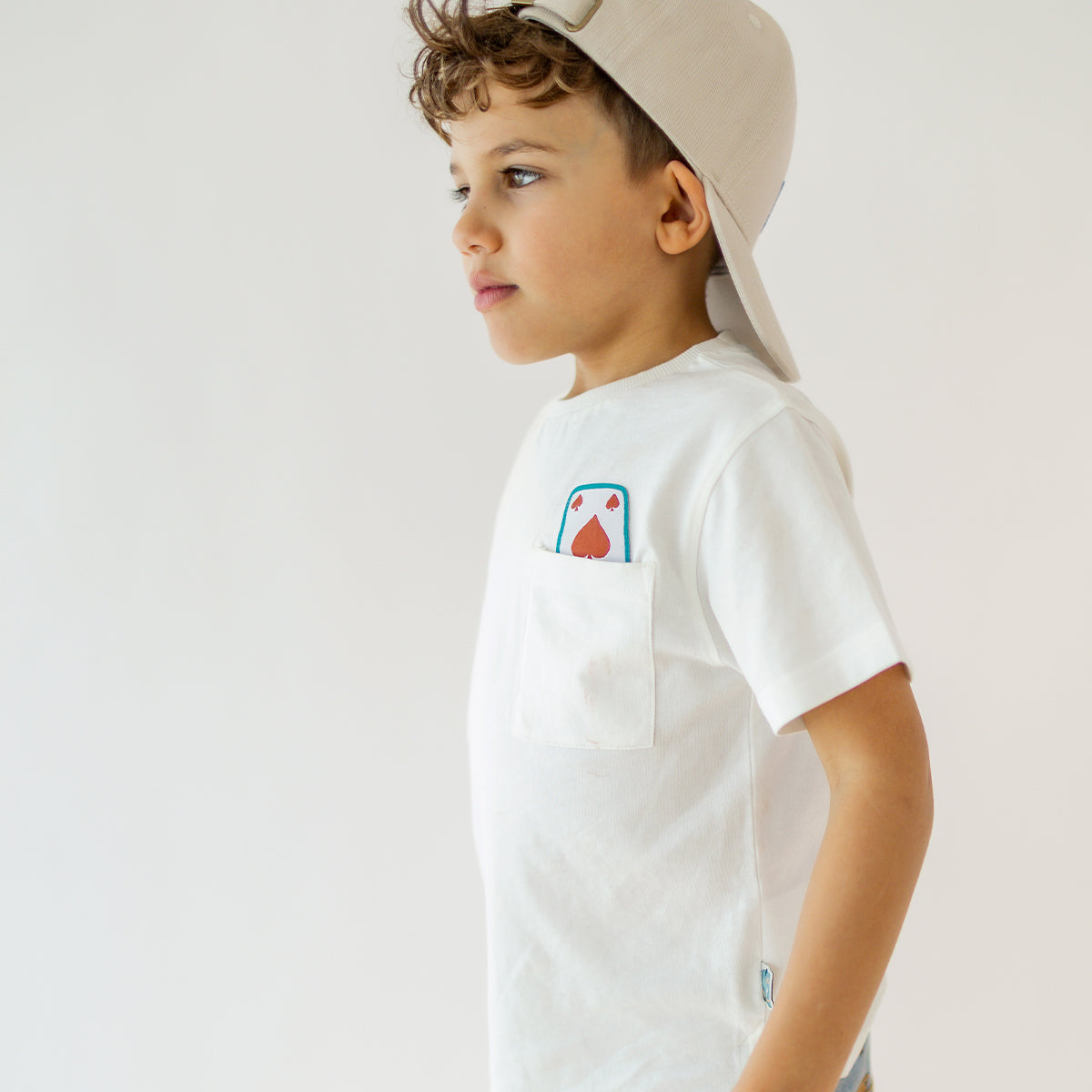 T-shirt crème avec illustration au dos, enfant