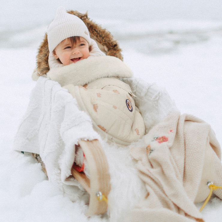 Housse d'hiver pour siège d’auto crème à motif, naissance || Cream winter car seat cover with print, newborn