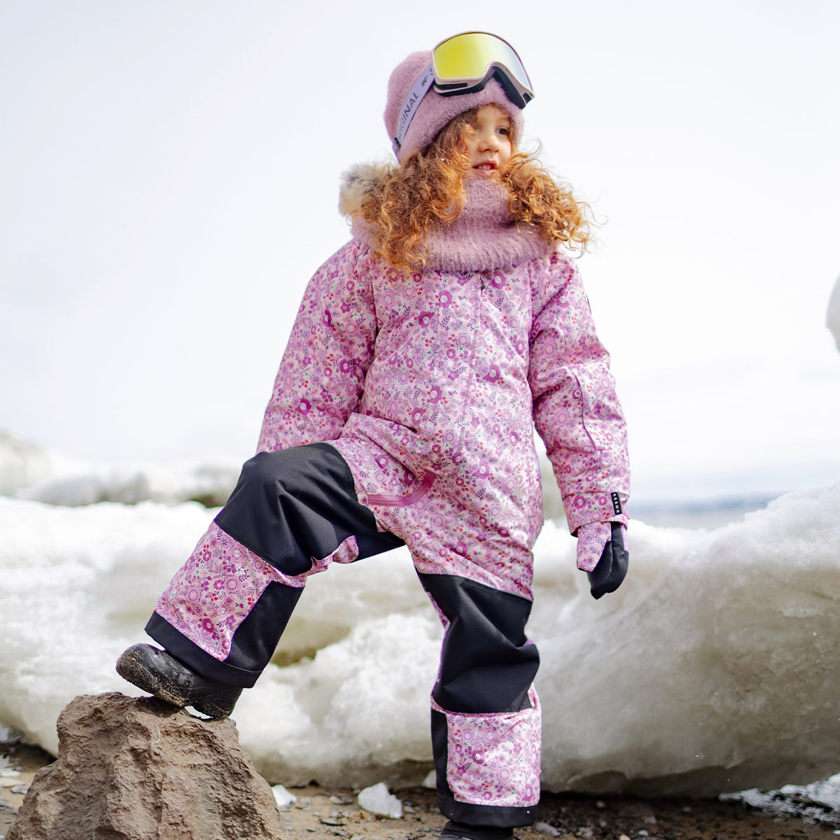 Habit de neige une pièce rose à imprimé floral, enfant