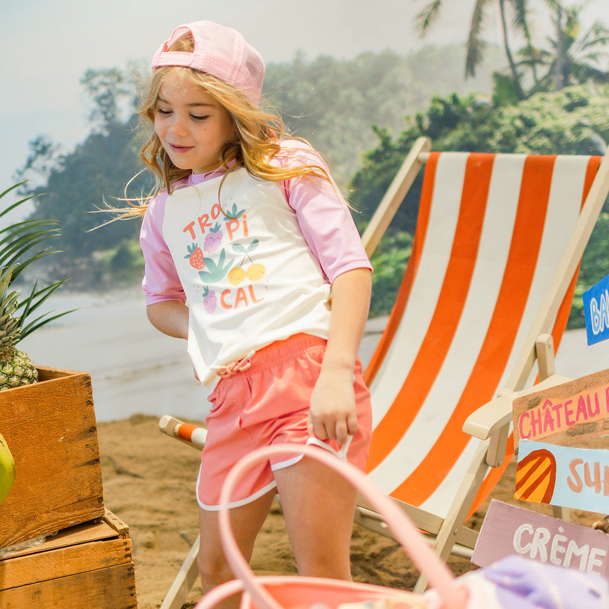 T-shirt de bain crème et mauve avec illustration, enfant