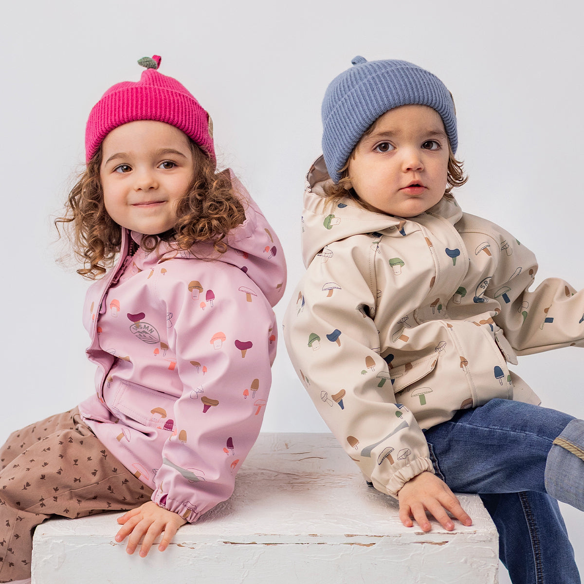 Manteau de pluie beige à imprimé champignons, bébé
