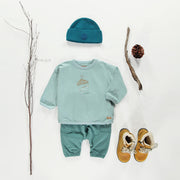 T-shirt turquoise à manches longues avec une noisette en doux jersey, bébé || Turquoise long-sleeves t-shirt with a hazelnut in soft jersey, baby