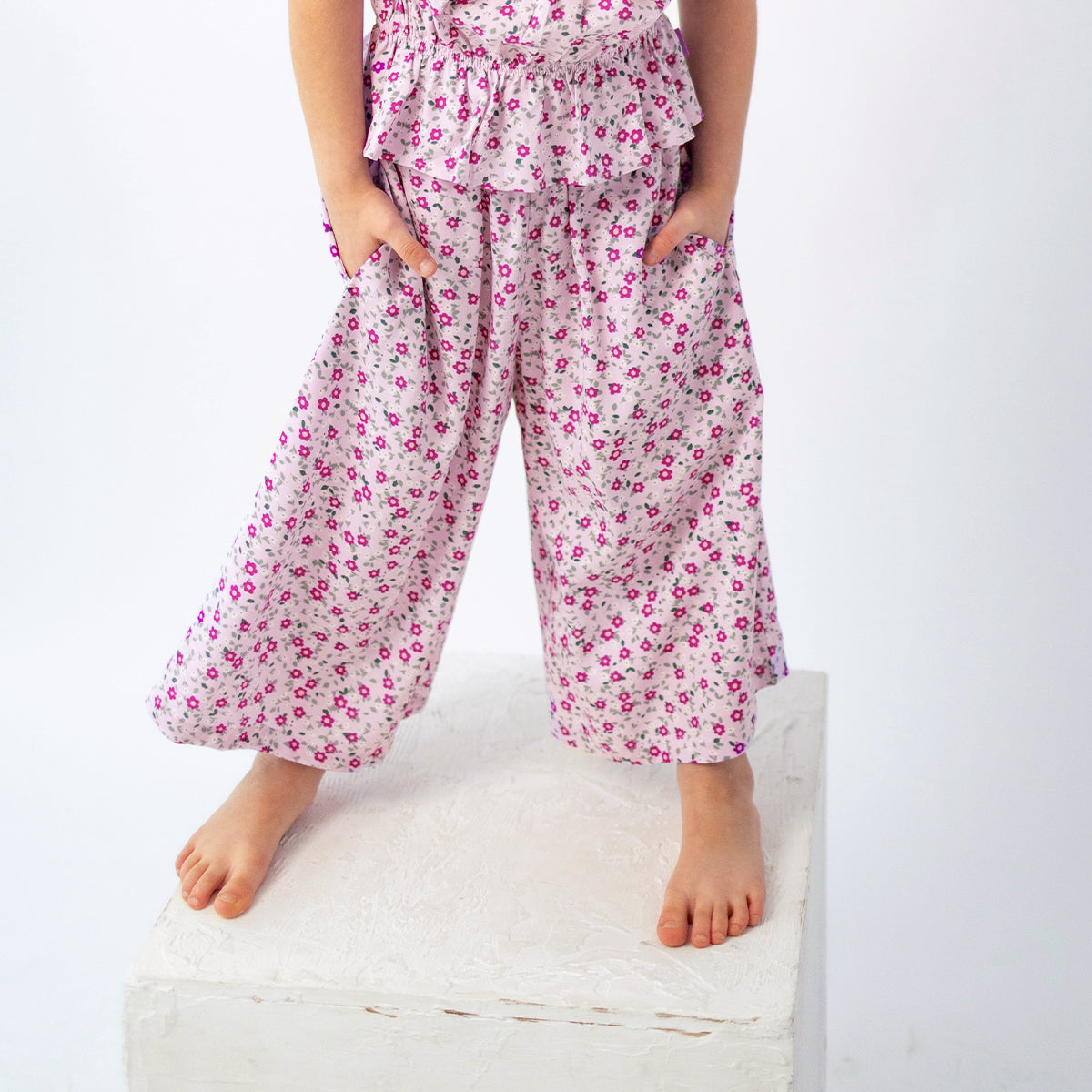 Pantalon lilas à motif floral, enfant