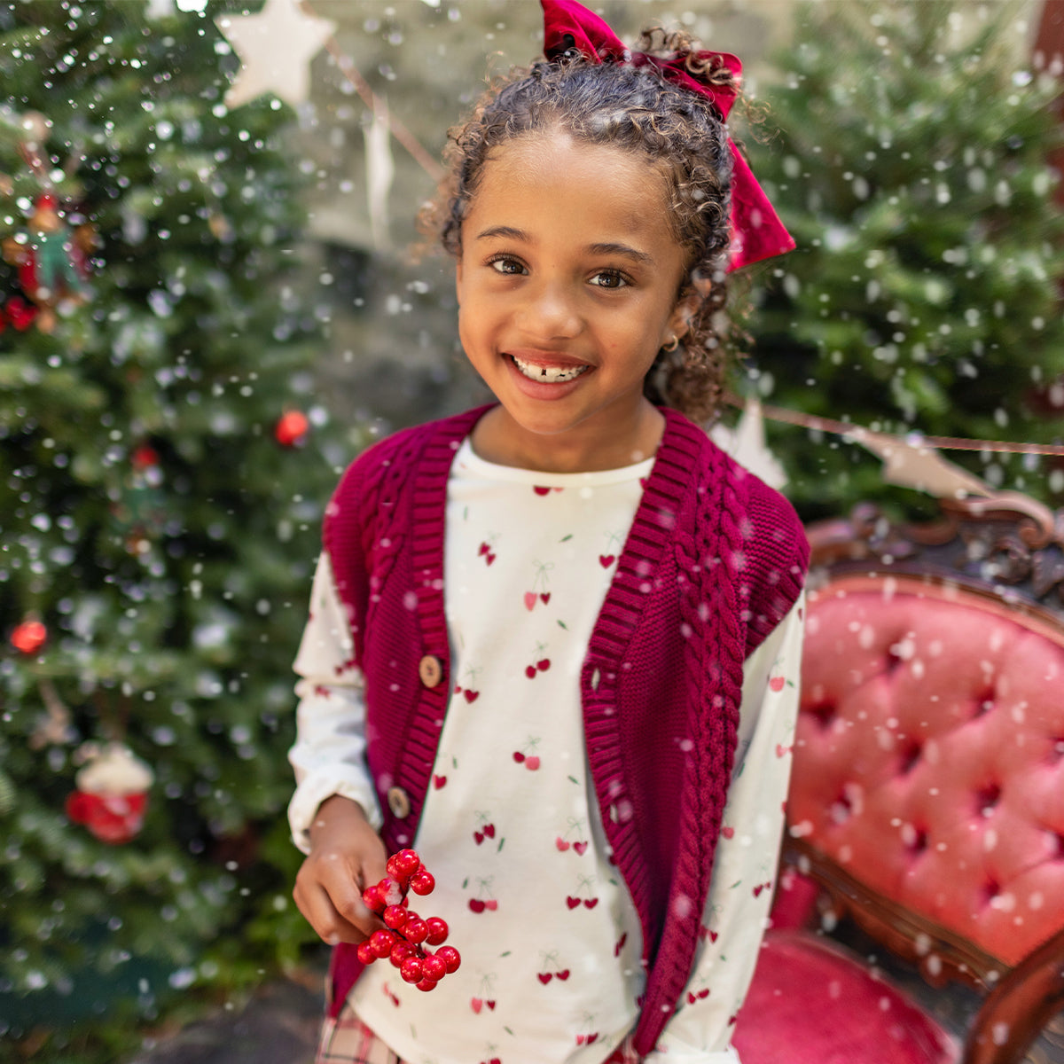 T-shirt crème à imprimé de cerises des Fêtes, enfant