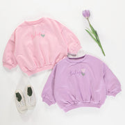 Chandail ample lilas avec motif de tulipe en coton français, bébé || Loose-fitting lilac sweater with tulip motif in french cotton, baby