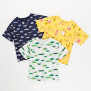 T-shirt ample marine avec motif de poissons en jersey doux, enfant || Loose-fitting navy t-shirt with fish all over print in soft jersey, child