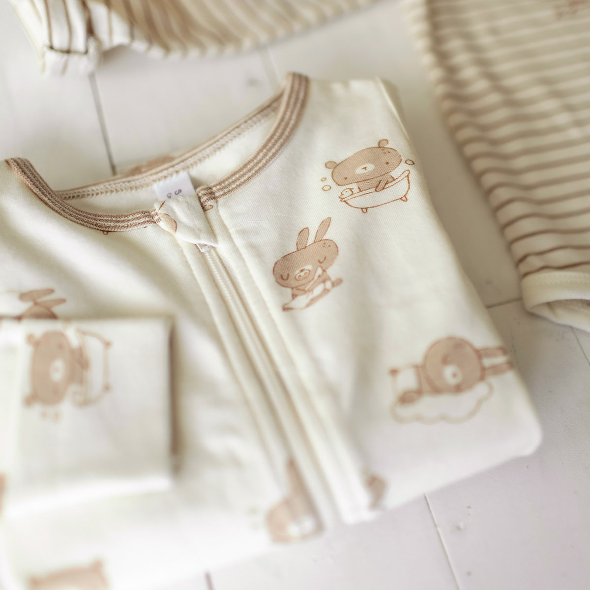 Cream and beige “The Signature” gift set (11 pieces), newborn