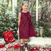 Robe rouge coupe évasée à larges bretelles avec une boucle en taffetas, enfant || Red dress with large straps and a bow in taffeta, child