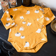 Cache-couche manches longues orange thématique Halloween en jersey extensible, bébé || Orange halloween themed bodysuit with long sleeves  in stretch jersey, baby