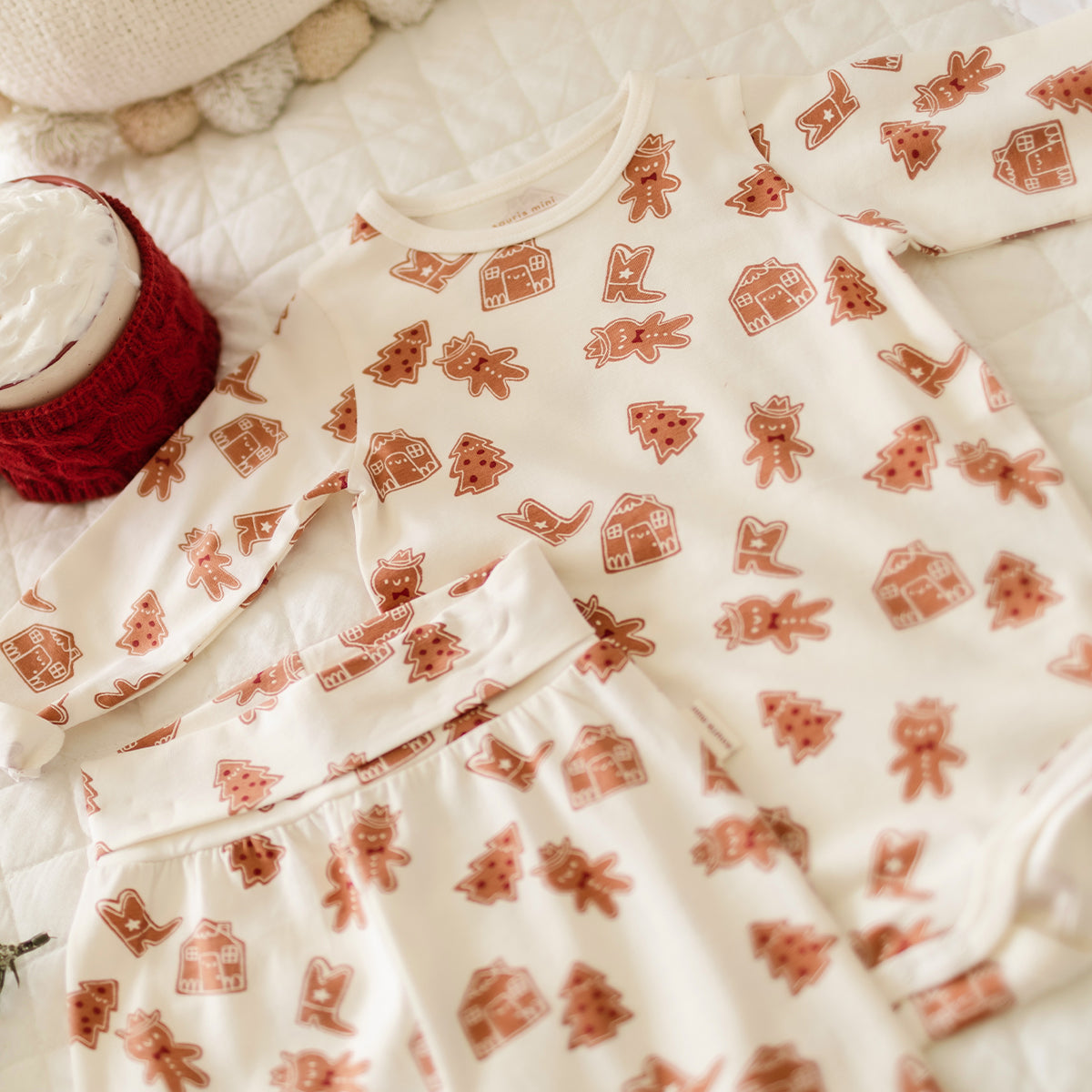 Cream evolutive pants with gingerbread all over print, baby