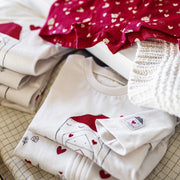 Boxer rouge à motif de cœurs crème en jersey extensible, enfant || Red boxer with cream hearts print in stretch jersey, child
