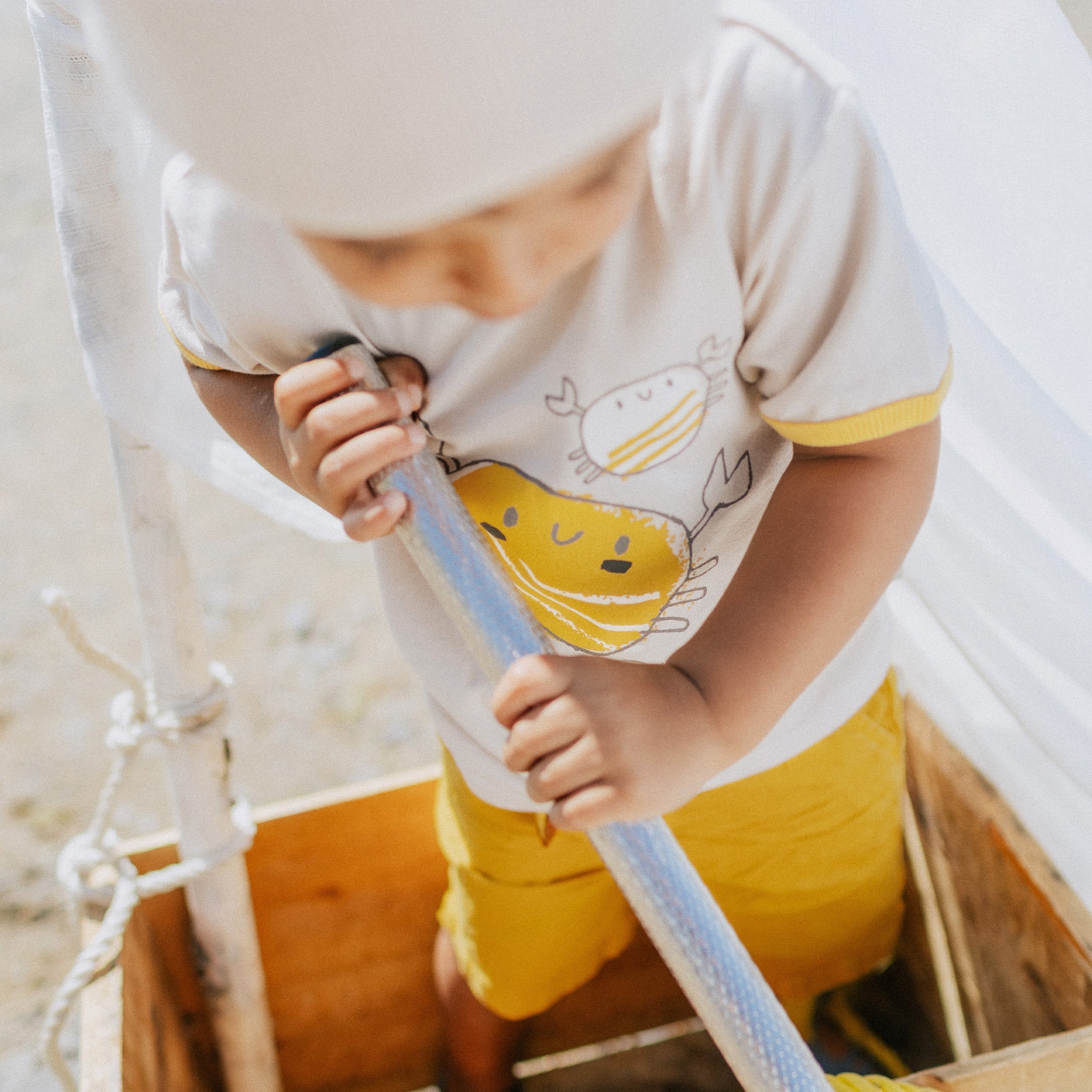 Yellow regular fit short in stretch twill, baby