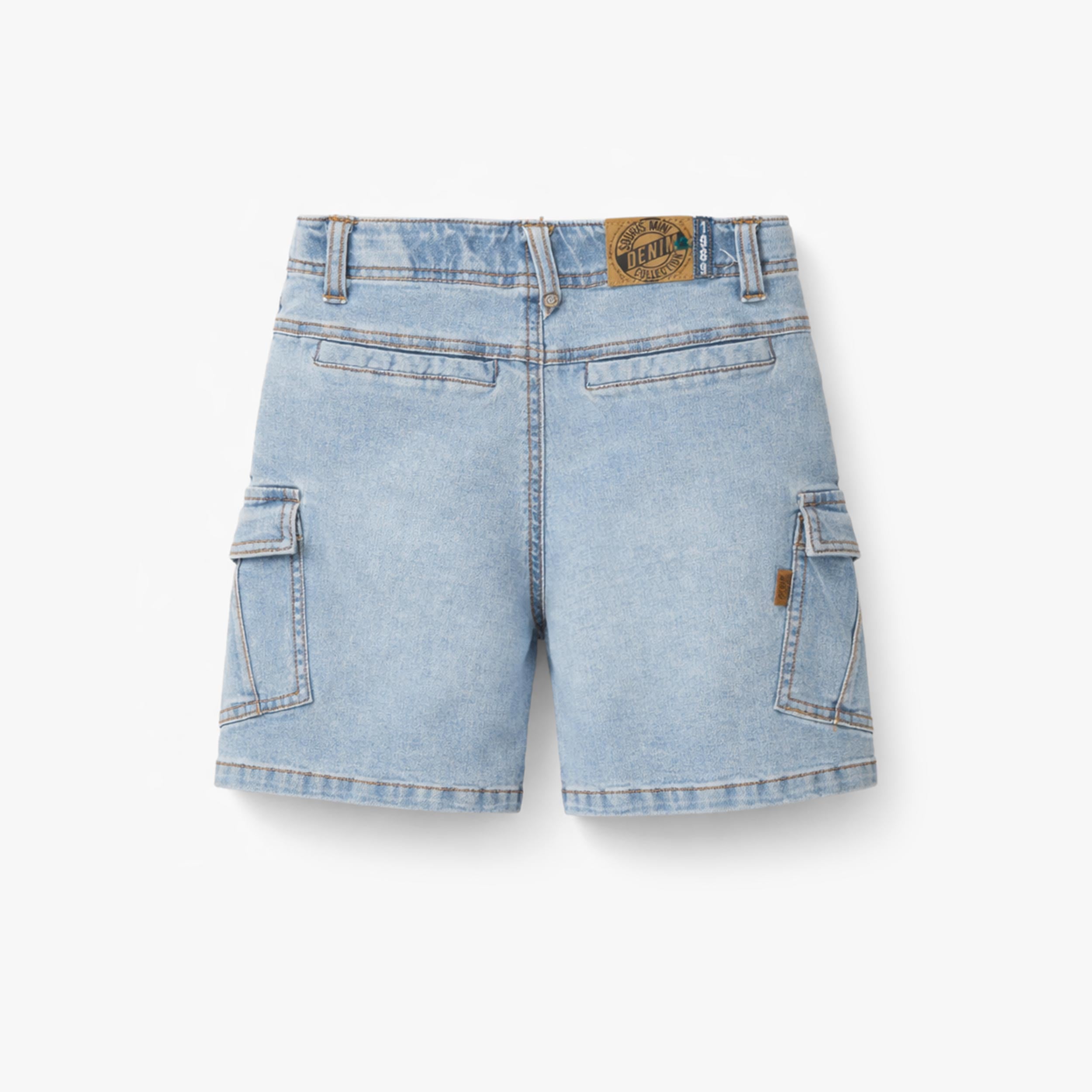 Dos du bermuda bleu pâle en denim avec écusson étoile, enfant