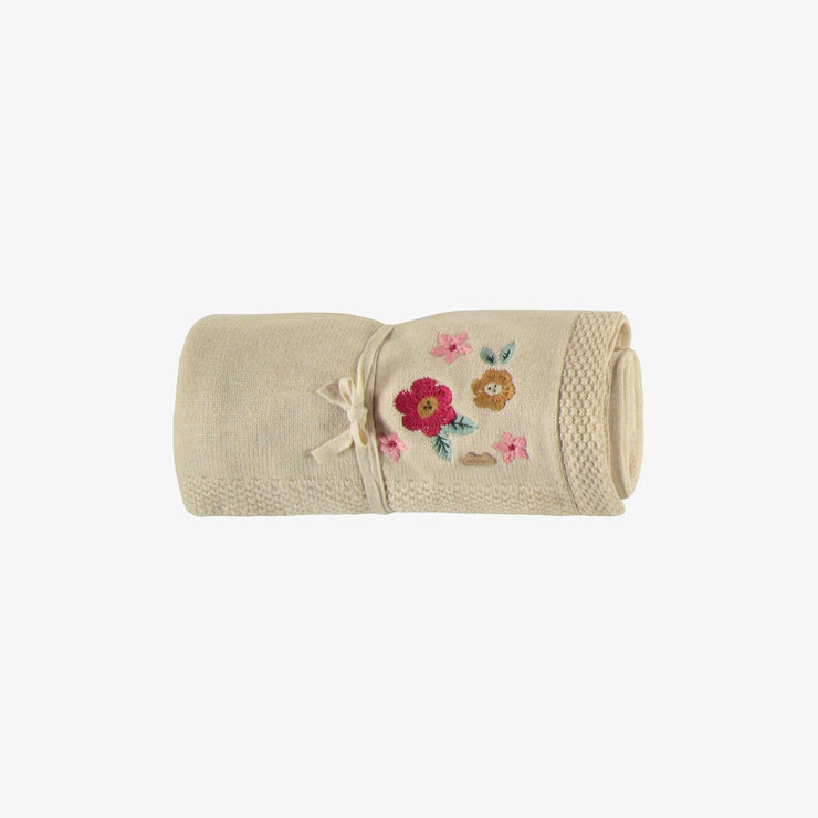 Couverture beige avec des fleurs dans les coins en maille, naissance || Beige knitted blanket with flowers in the corners, newborn