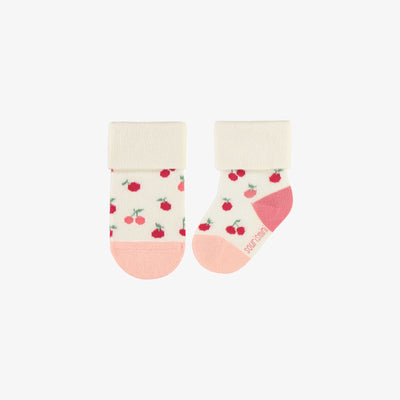 Chaussettes extensibles crème avec des petits fruits roses, naissance || Cream stretch socks with pink berries, newborn