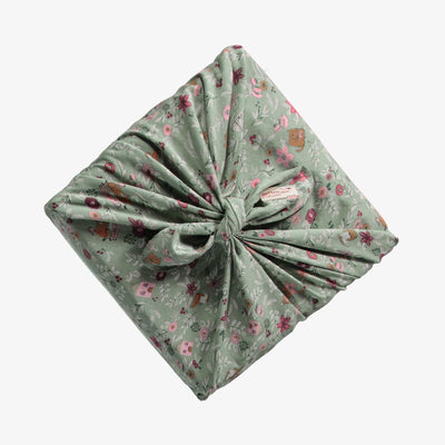 Tissu d’emballage réutilisable du temps des fêtes vert fleuri || Floral green holiday reusable packaging fabric