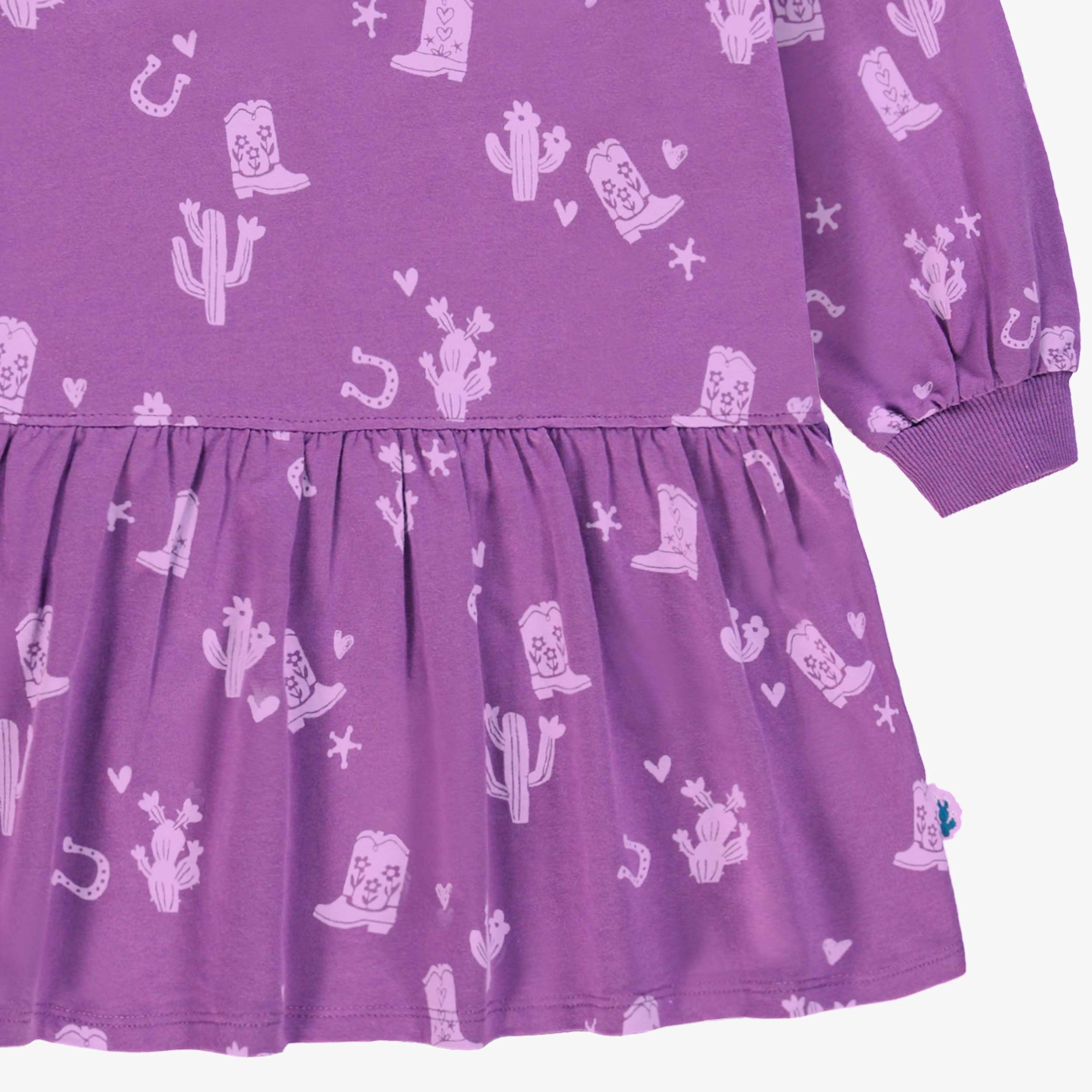 Zoom détails de la robe mauve à motifs western, enfant