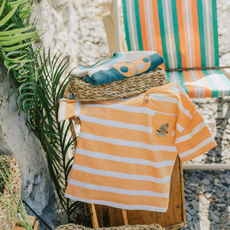 T-shirt à manches courtes pêche et crème à rayures, bébé || Peach and cream short sleeves t-shirt with stripes, baby