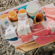 Chaussettes crème avec jolies crèmes glacées roses, bébé || Cream socks with cute pink ice cream, baby