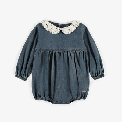 Une-pièce ample à manches longues avec col en denim léger, naissance || Puffy one-piece with long sleeves and a collar in light denim, newborn