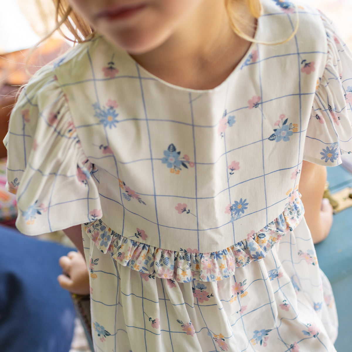 Robe blanche à motif floral, enfant