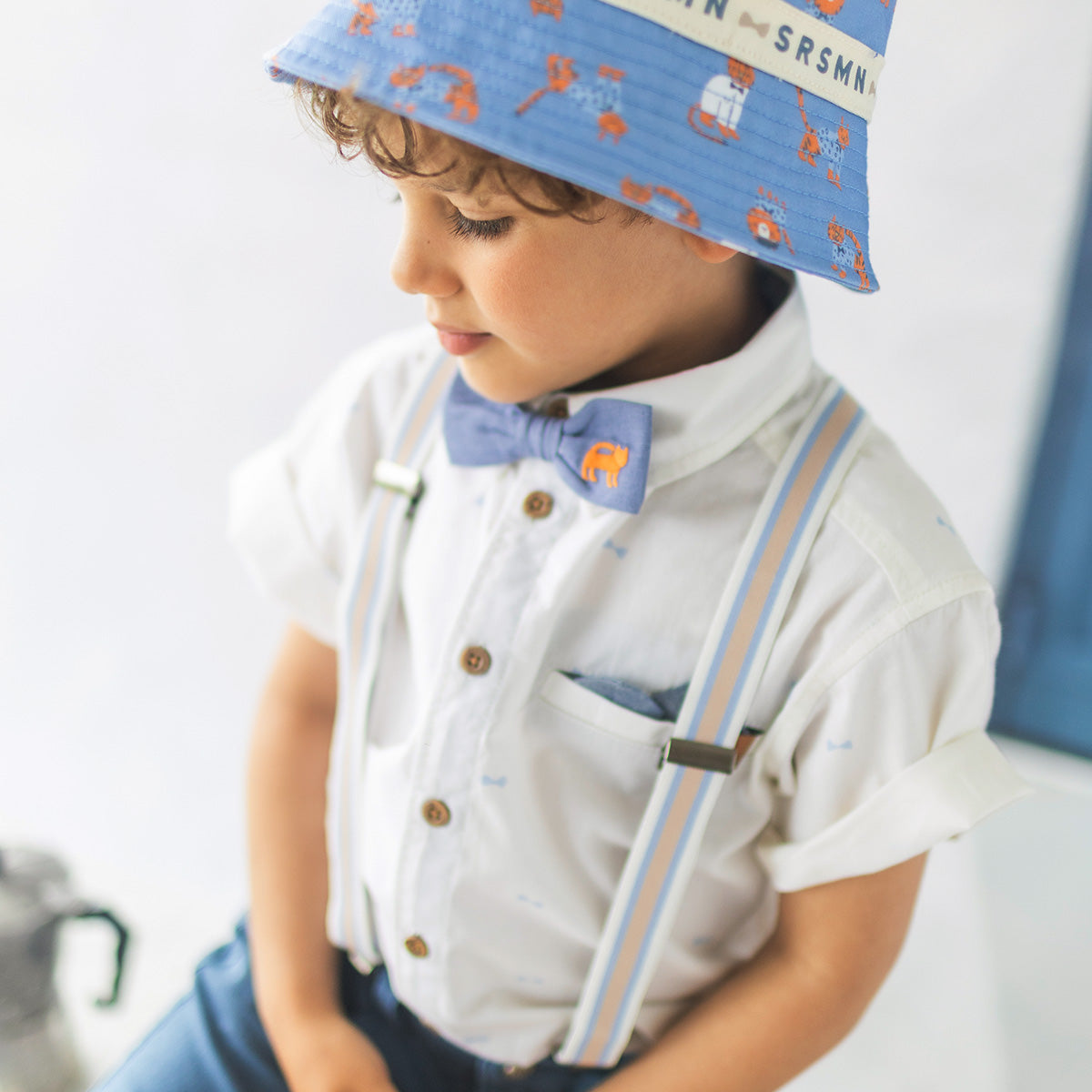 Nœud papillon bleu, enfant