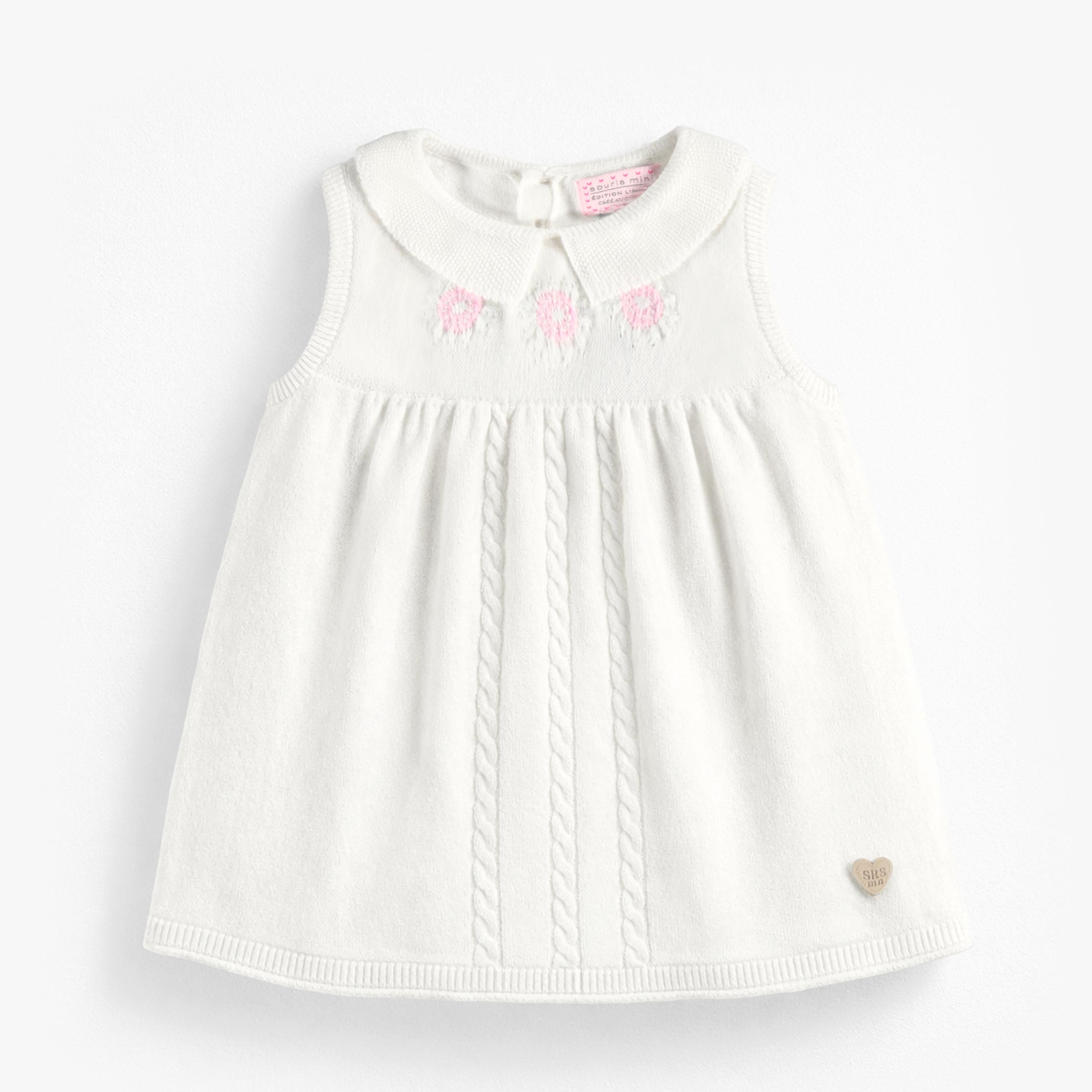 Robe blanche en tricot avec broderies de fleurs, bébé
