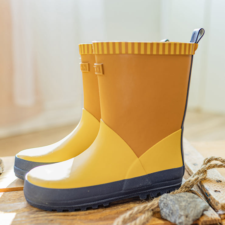 Bottes de pluie imperméables jaunes à bloc de couleur || Color-blocked yellow waterproof rain boots