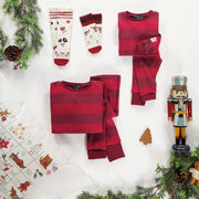 Pyjama des fêtes deux-pièces rouge et bourgogne à rayures en tricot côtelé,  bébé || Red and burgundy striped two-piece holiday pajama in ribbed knit, baby
