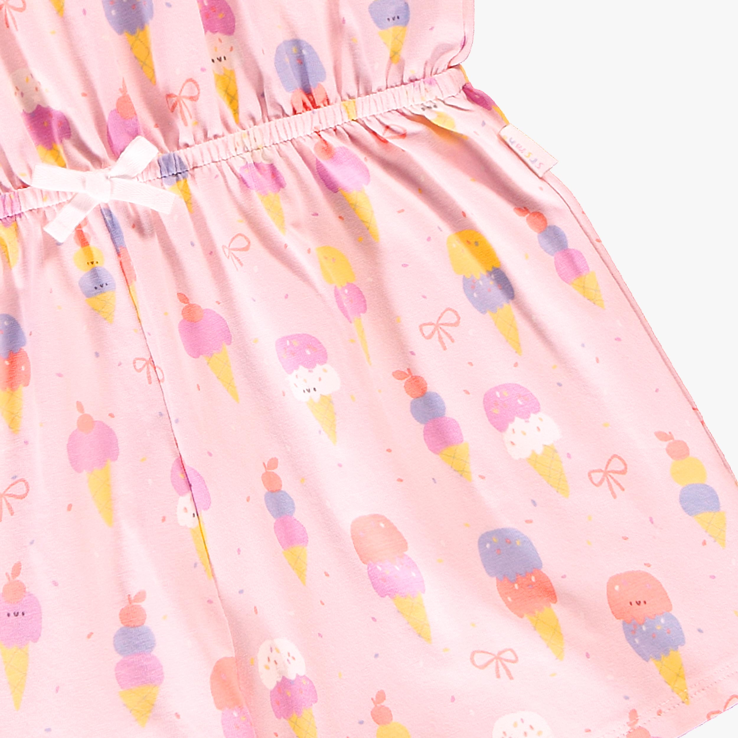 Zoom détails de la combishort rose à motifs de crèmes glacées, enfant 