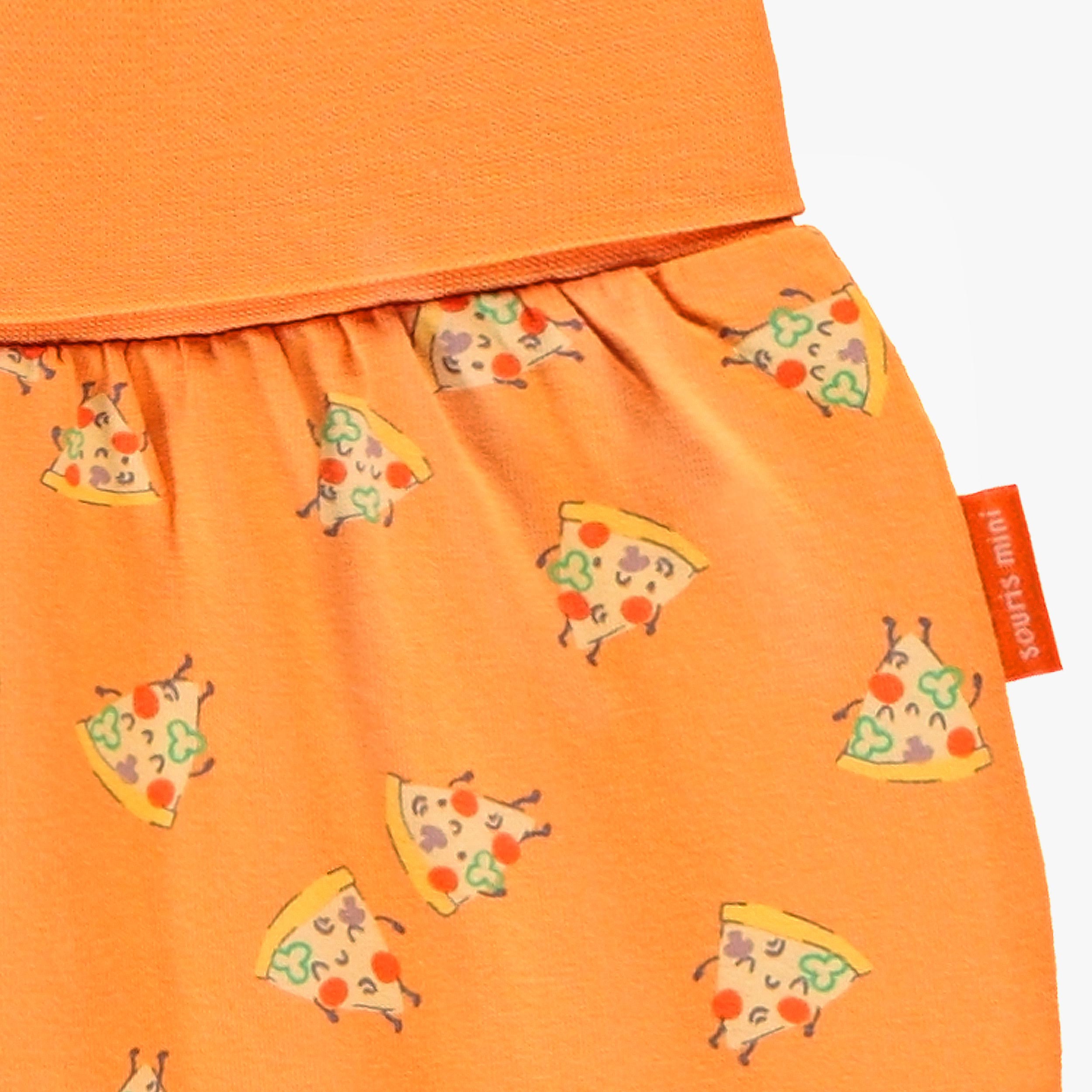 Zoom détails du short évolutif orange à motifs de pizzas, bébé 