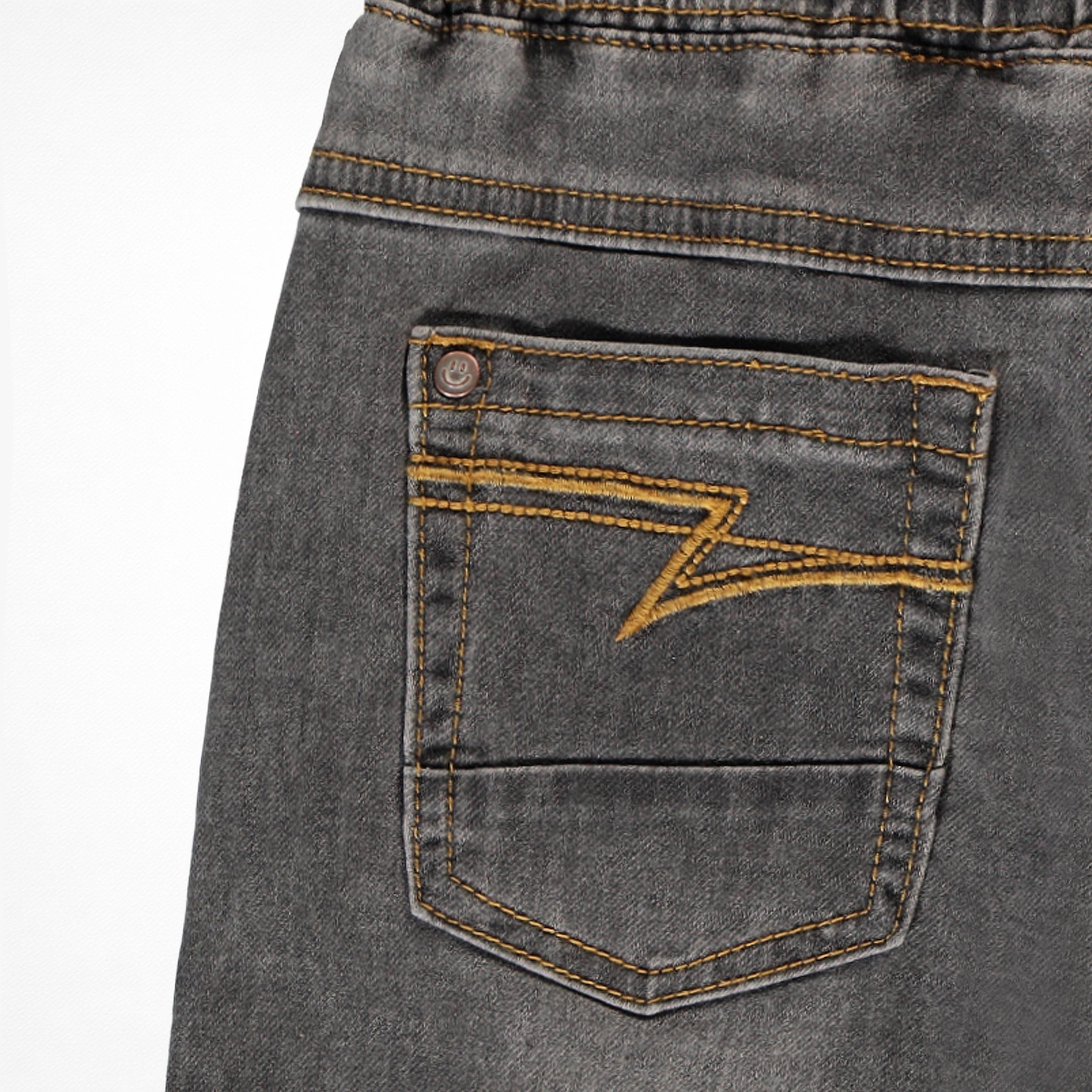 Zoom détails poches arrière du bermuda en denim, enfant 